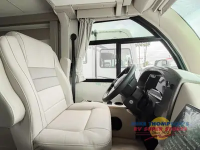 2026 Thor Motor Coach Vegas photo 9