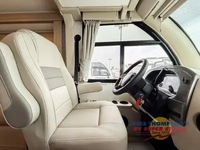 2026 Thor Motor Coach Vegas photo 10