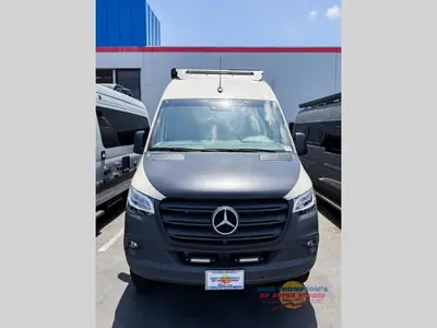 2026 Tiffin Motorhomes GH1 photo 2