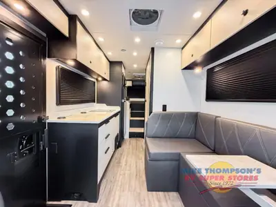 2026 Tiffin Motorhomes Open Trail photo 16