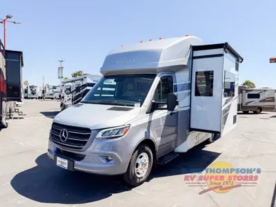 2026 Tiffin Motorhomes Wayfarer photo 2
