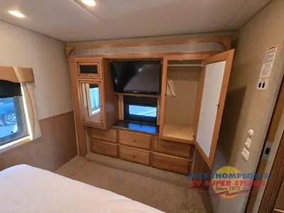 2013 Newmar Canyon Star photo 19