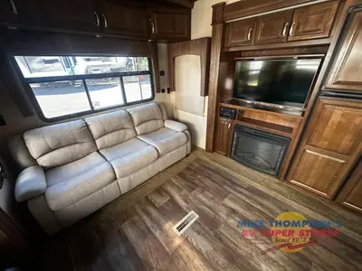 2016 Forest River RV Cardinal photo 9