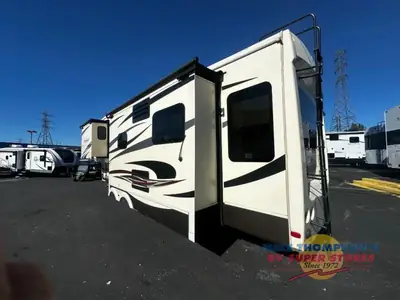 2016 Forest River RV Cardinal photo 5