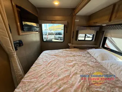 2019 Thor Motor Coach Quantum Sprinter photo 14