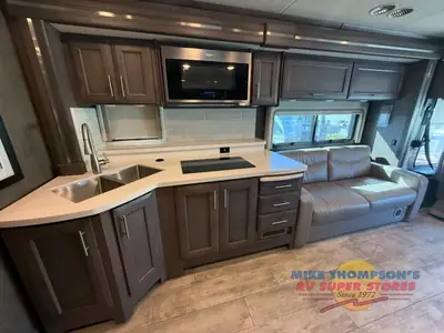 2021 Thor Motor Coach Aria photo 10