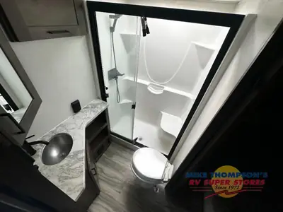 2022 Alliance RV Valor photo 9