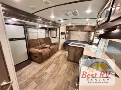 2020 CrossRoads RV Sunset Trail photo 10