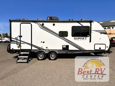 2020 CrossRoads RV Sunset Trail photo 2