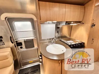 2017 Airstream Flying Cloud photo 41