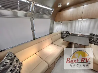 2017 Airstream Flying Cloud photo 17