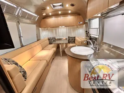 2017 Airstream Flying Cloud photo 10