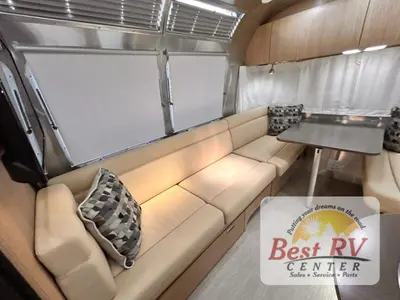 2017 Airstream Flying Cloud photo 14