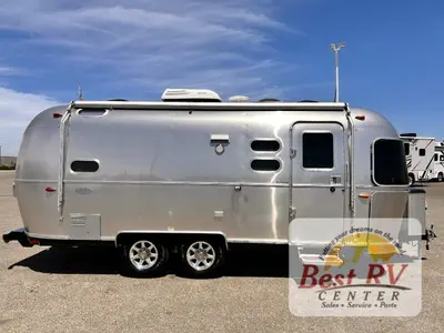 2017 Airstream Flying Cloud photo 2