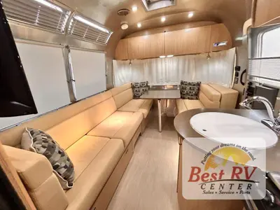 2017 Airstream Flying Cloud photo 11