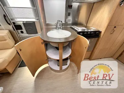2017 Airstream Flying Cloud photo 44