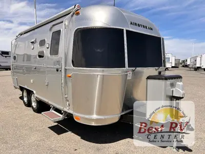 Used 2017 Airstream Flying Cloud 23D Bunk