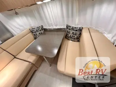 2017 Airstream Flying Cloud photo 28