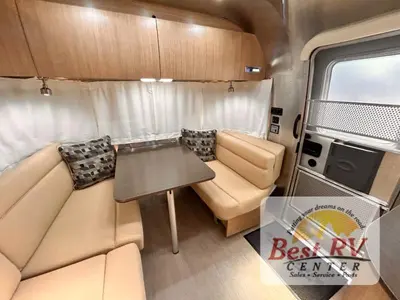 2017 Airstream Flying Cloud photo 22