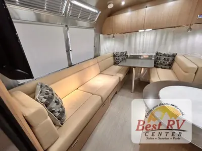 2017 Airstream Flying Cloud photo 12