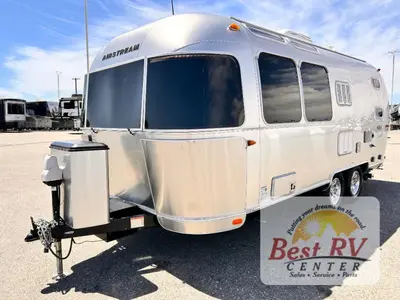 2017 Airstream Flying Cloud photo 7