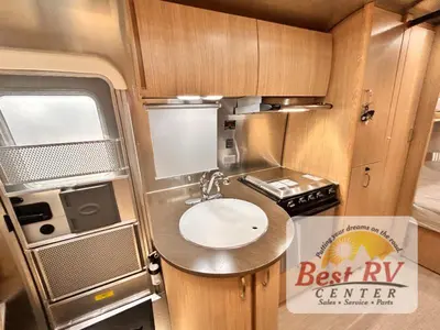 2017 Airstream Flying Cloud photo 40