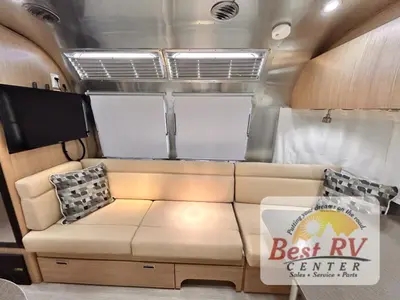 2017 Airstream Flying Cloud photo 32