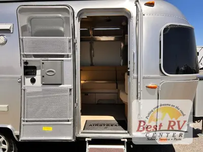 2017 Airstream Flying Cloud photo 8
