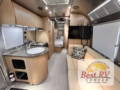 2017 Airstream Flying Cloud photo 33