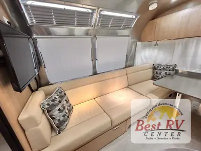 2017 Airstream Flying Cloud photo 16