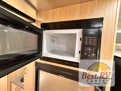 2017 Airstream Flying Cloud photo 50