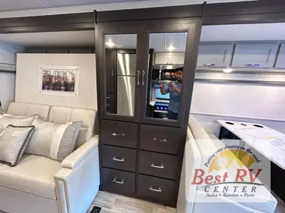 2026 Thor Motor Coach Omni Trail photo 43