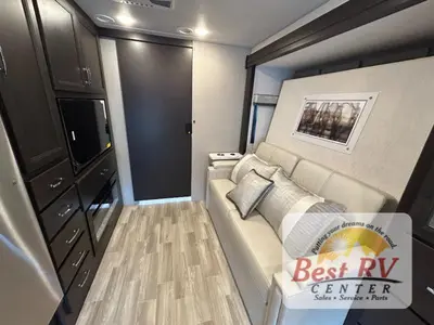 2026 Thor Motor Coach Omni Trail photo 47