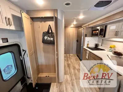 2027 Thor Motor Coach Inception photo 32