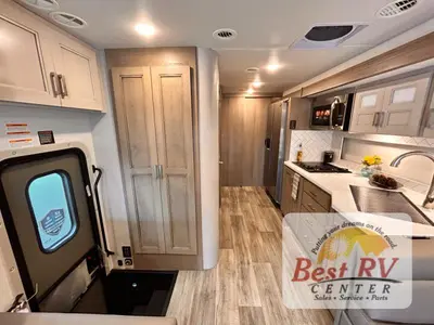 2027 Thor Motor Coach Inception photo 31