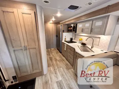 2027 Thor Motor Coach Inception photo 33