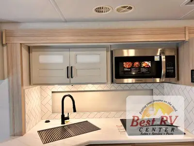 2027 Thor Motor Coach Inception photo 27