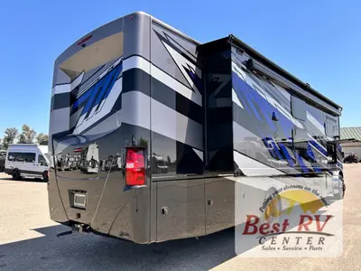 2027 Thor Motor Coach Inception photo 4