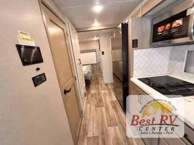2027 Thor Motor Coach Inception photo 41