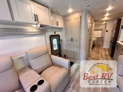 2027 Thor Motor Coach Inception photo 24