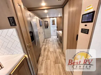 2027 Thor Motor Coach Inception photo 40