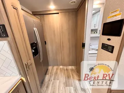 2027 Thor Motor Coach Inception photo 42