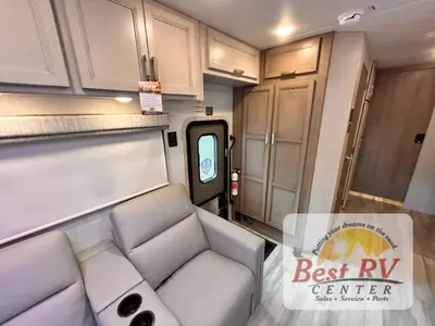 2027 Thor Motor Coach Omni Trail photo 30