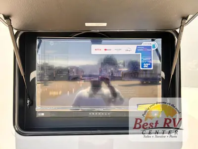 2027 Thor Motor Coach Omni Trail photo 3