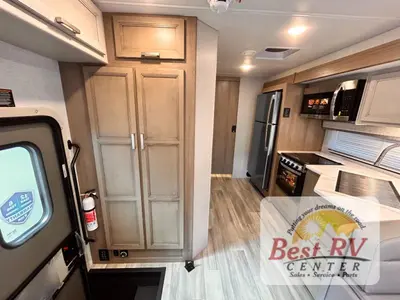 2027 Thor Motor Coach Omni Trail photo 32