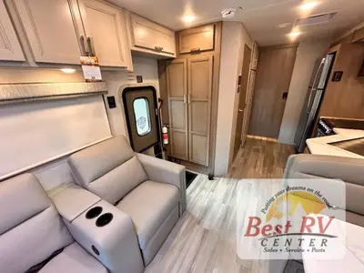 2027 Thor Motor Coach Omni Trail photo 23