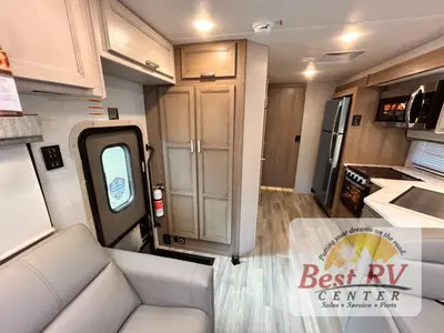 2027 Thor Motor Coach Omni Trail photo 31