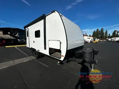 Used 2024 Coachmen RV Freedom Express Blast 17BLSE