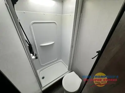 2024 Coachmen RV Freedom Express Blast photo 10