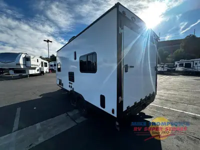 2024 Coachmen RV Freedom Express Blast photo 3